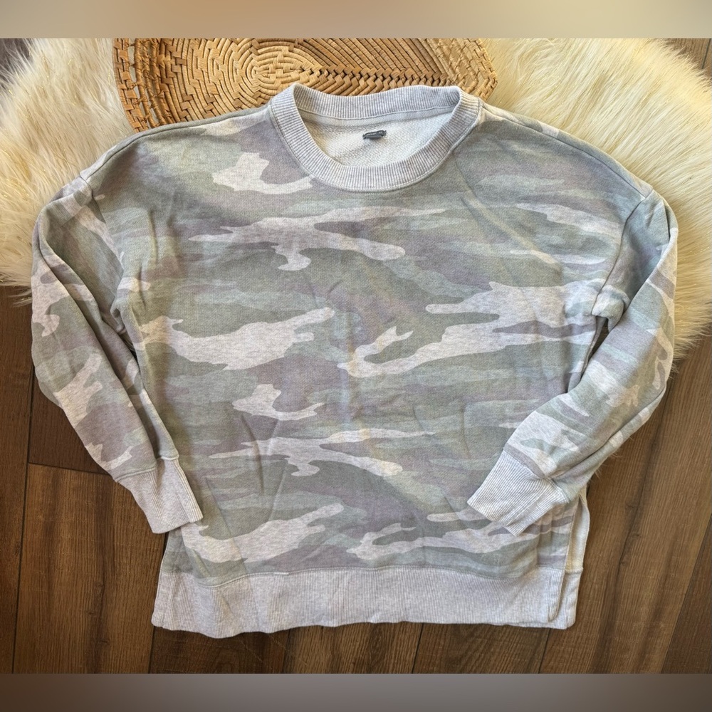 AERIE Camo Oversized Crew Neck Split Sides Sweatshirt 
Size Small